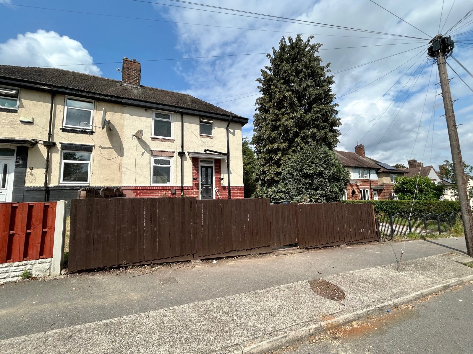 2 bedroom  semi-detached house to rent