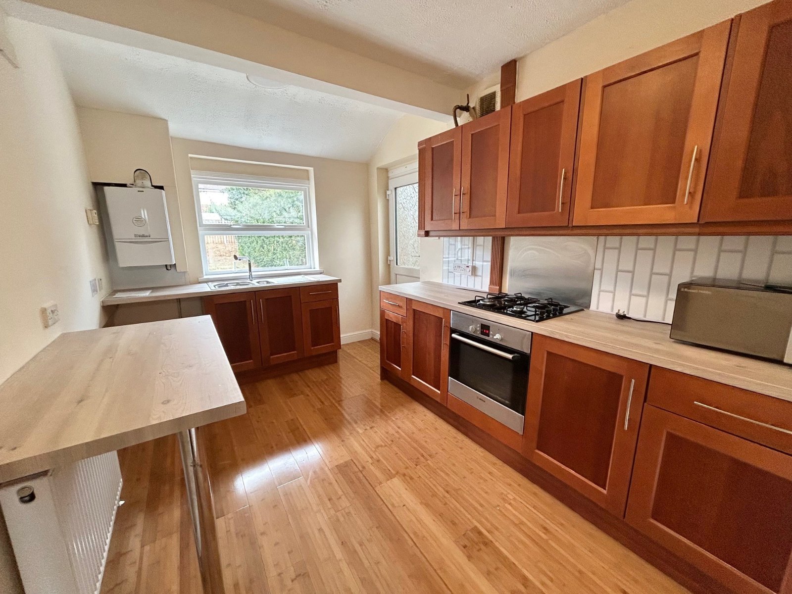 2 bedroom  semi-detached house to rent