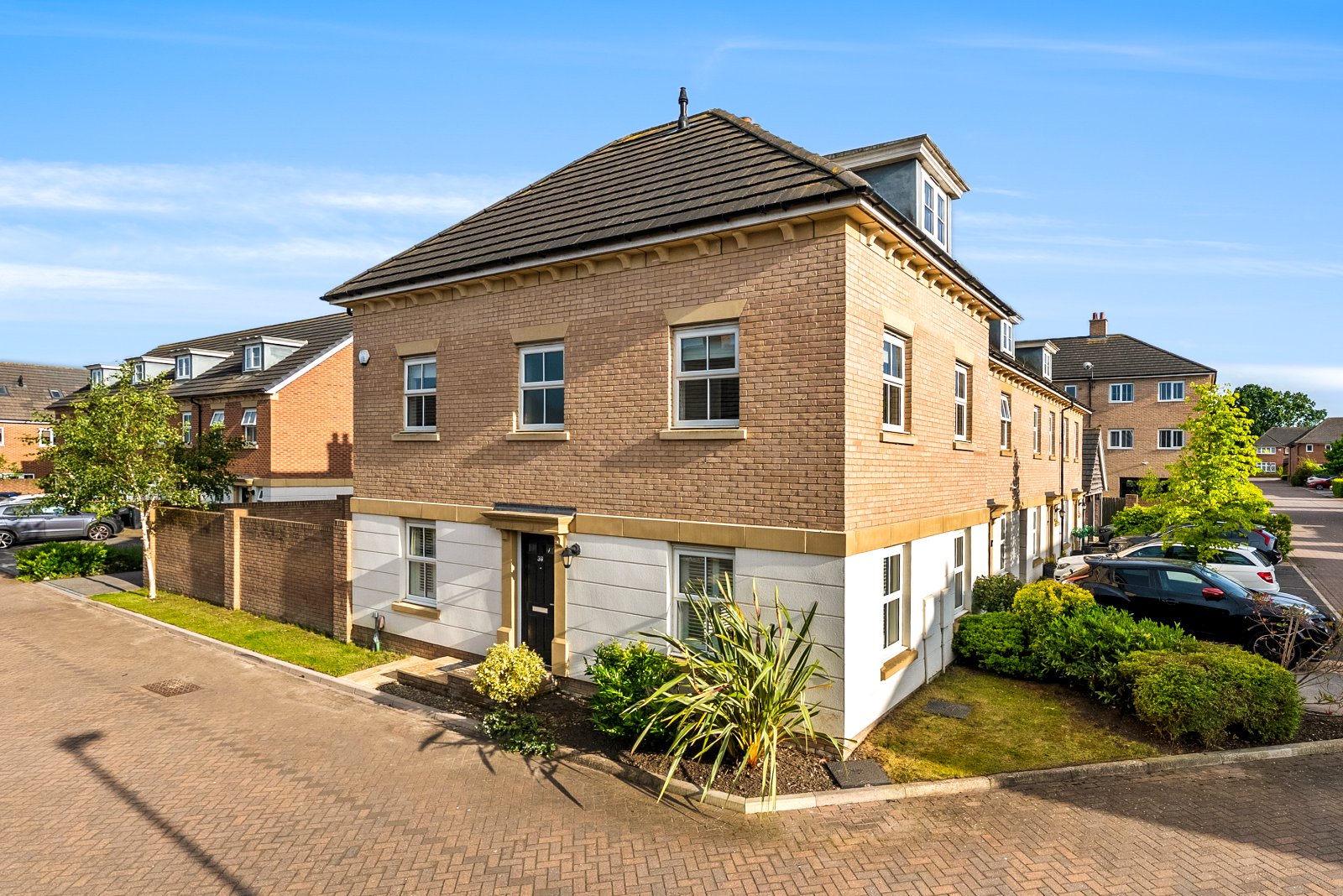 4 bedroom  semi-detached house for sale