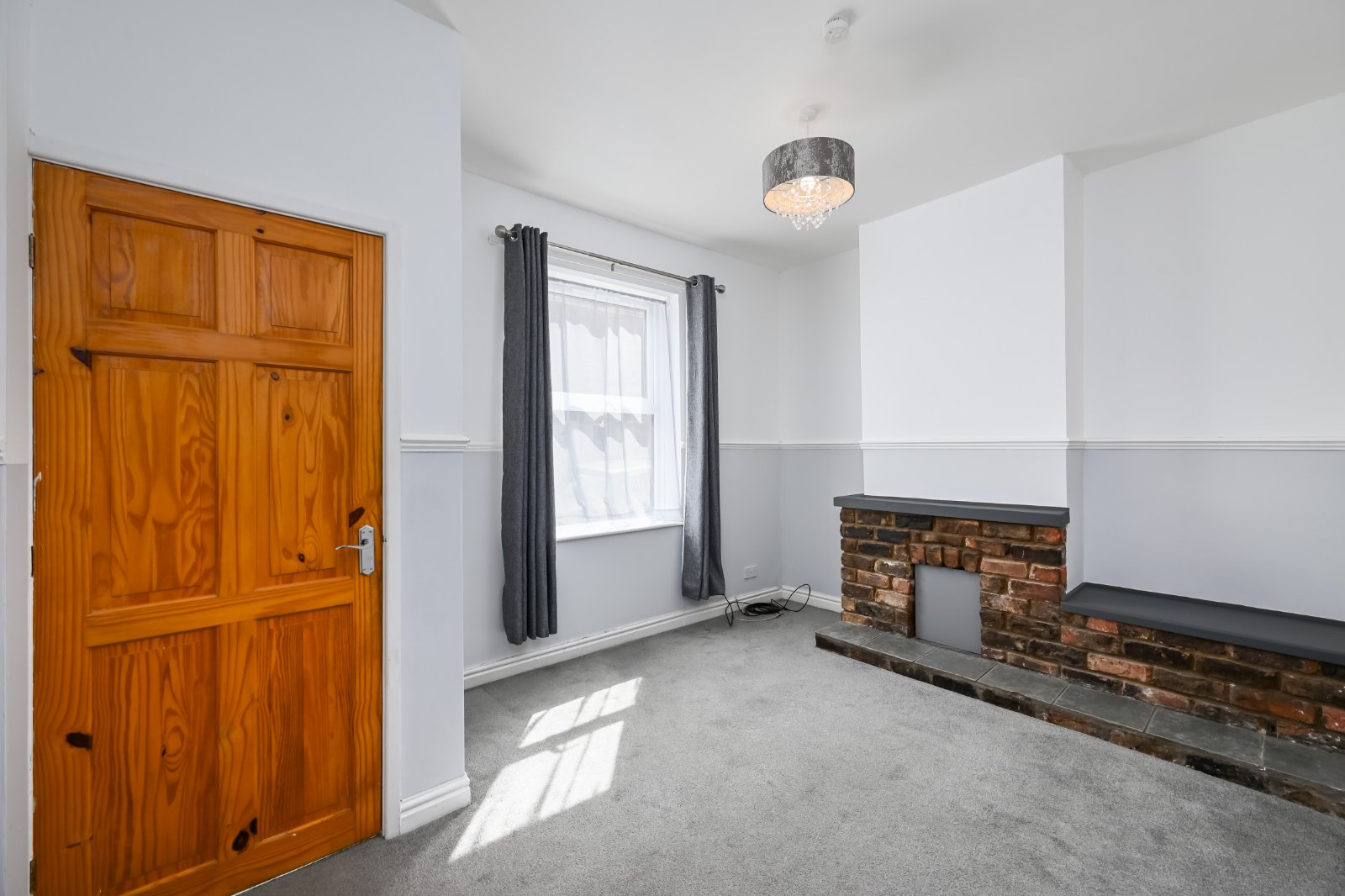 2 bedroom  terraced house for sale