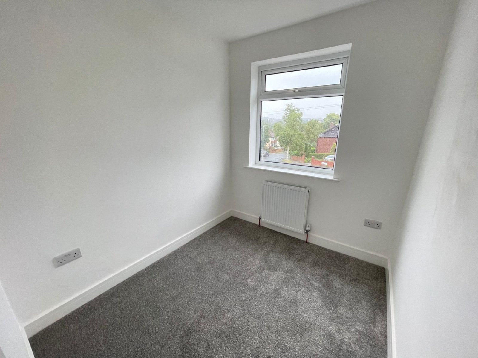 3 bedroom  semi-detached house to rent