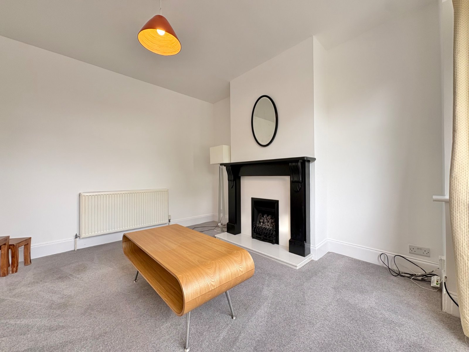 3 bedroom  semi-detached house to rent