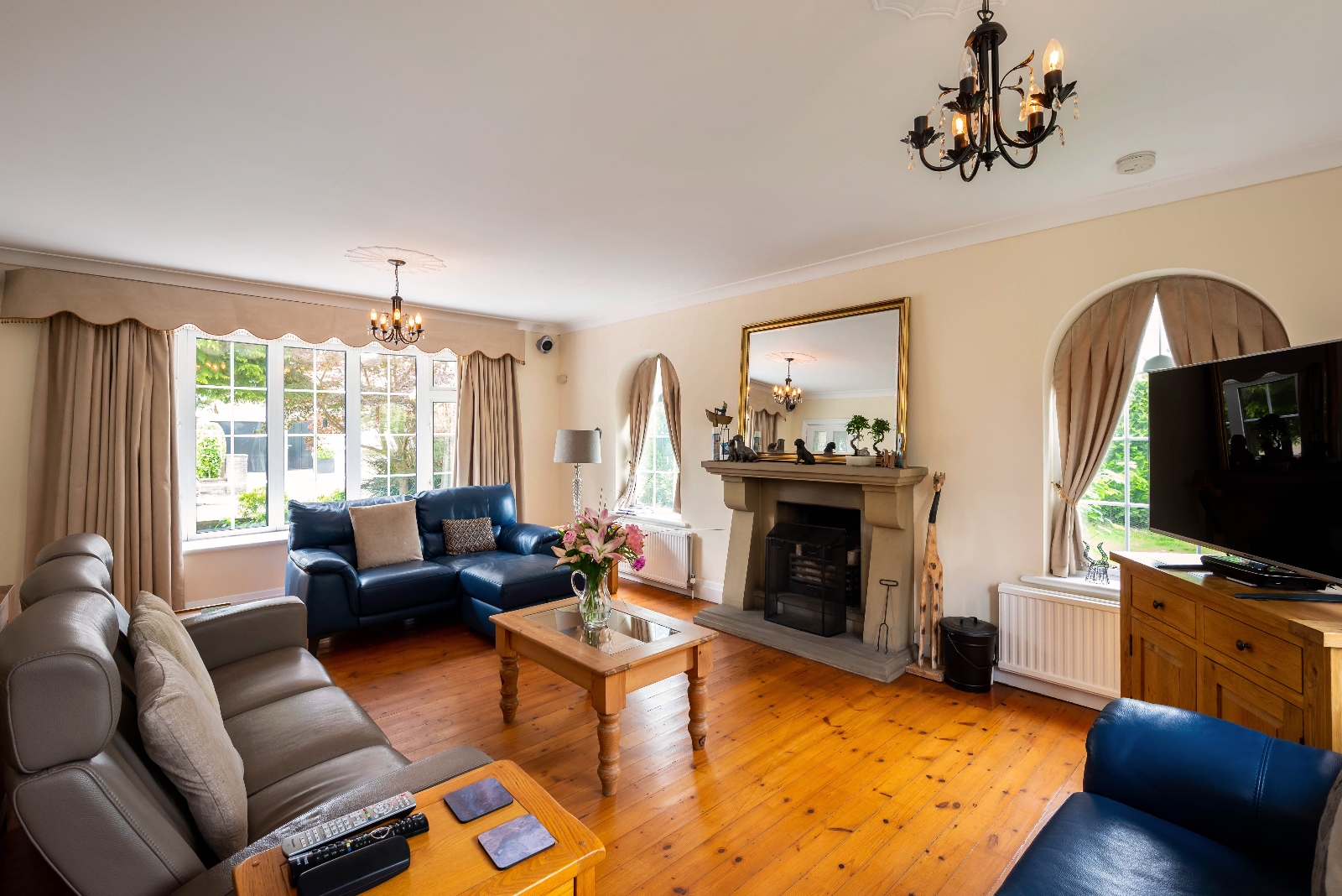 4 bedroom  detached house to rent