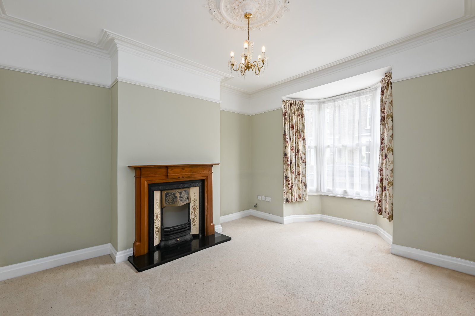 3 bedroom  terraced house to rent