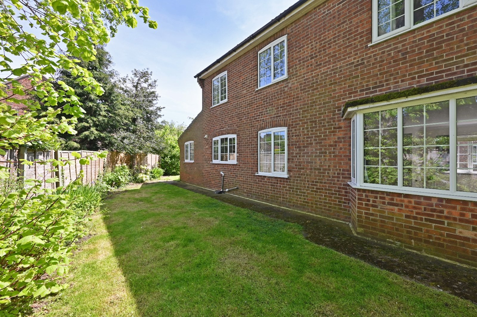 4 bedroom  detached house to rent